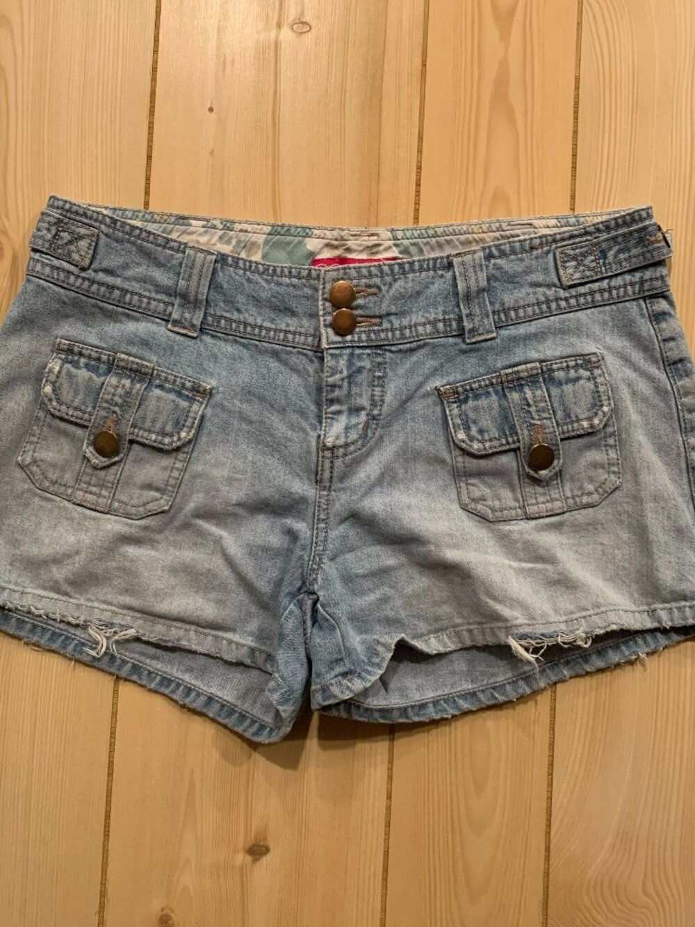 Vintage Y2K SO Distressed Retro Preppy Denim Mom Jean Shorts Size 9 Juniors